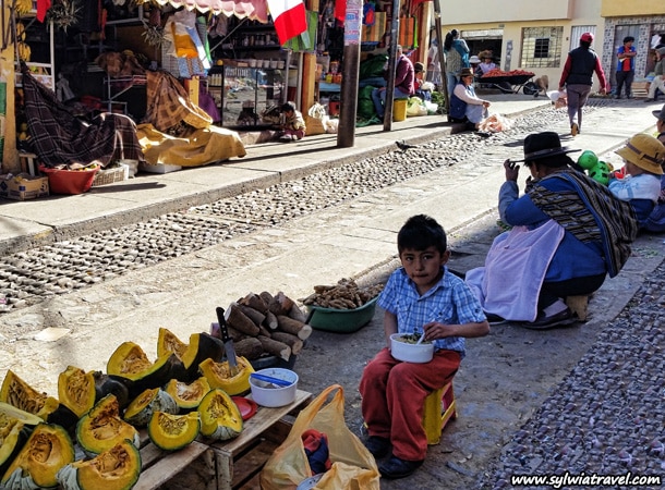 Children at work in Cuscoo Peru