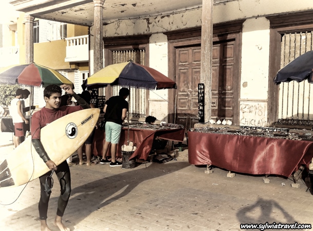 Surfing destinations in Peru 